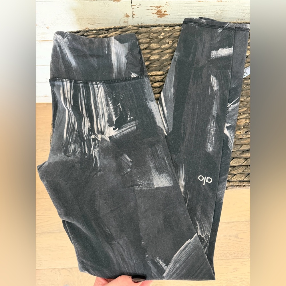 ALO Yoga Monochrome Brushstroke Leggings
